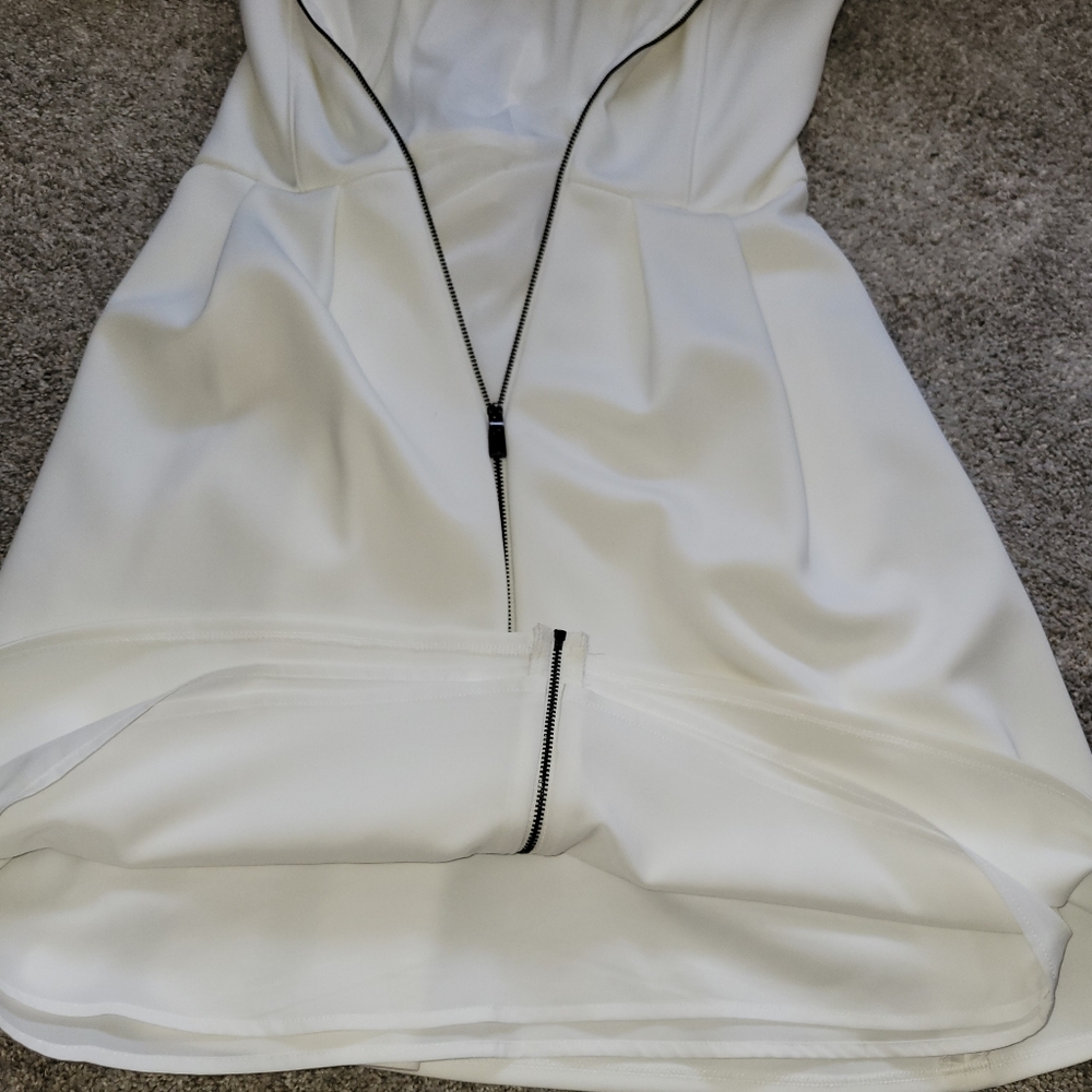 Vince Camuto White Sleeveless Dress - Picture 7 of 14